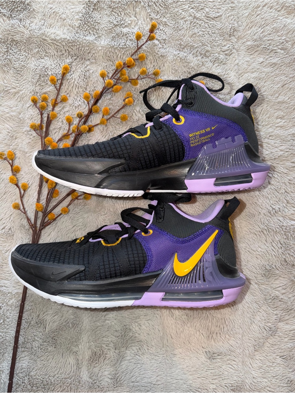 Nike LeBron Witness 7 Basketball Sneakers